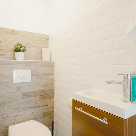 Lägenhet Marina Apartman By Bltn *